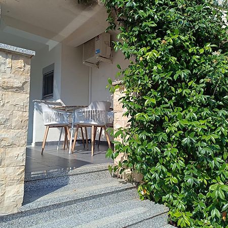 Apartmani Emilio Novalja Zewnętrze zdjęcie