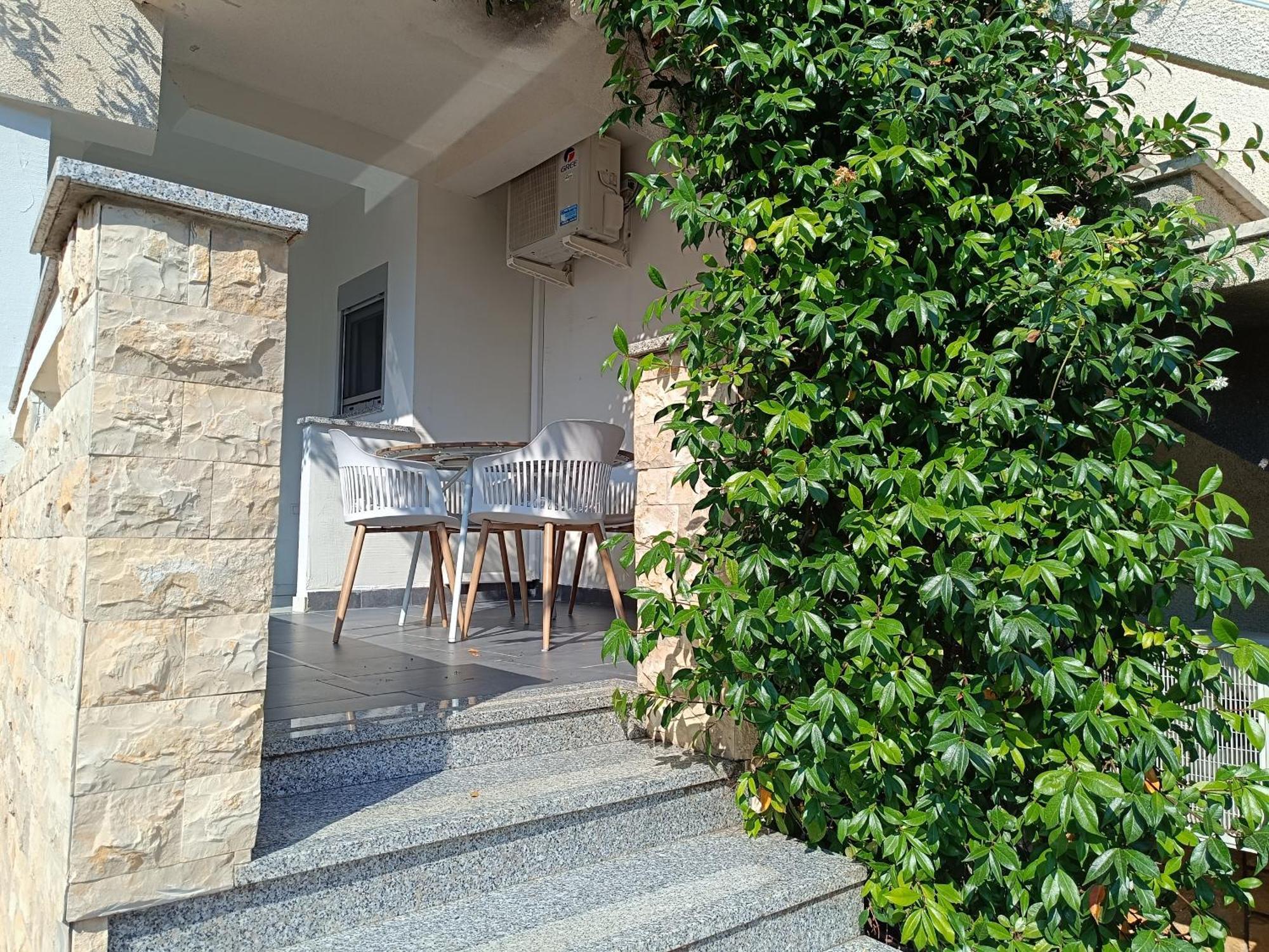 Apartmani Emilio Novalja Zewnętrze zdjęcie